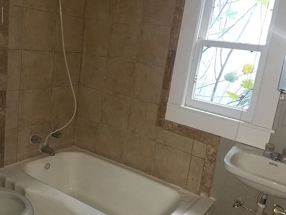 2nd image of 1211 Wafer St APT 6