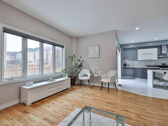 5th image of 16 McKenzie Way
