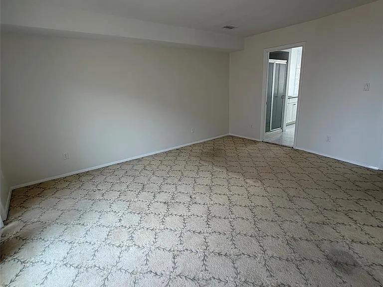 133 W Broadway — Photo 22