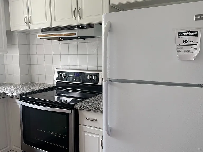 182 Ruggles Ave #3 — Photo 3