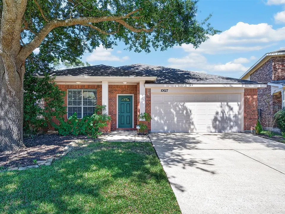 10627 Saratoga Sq