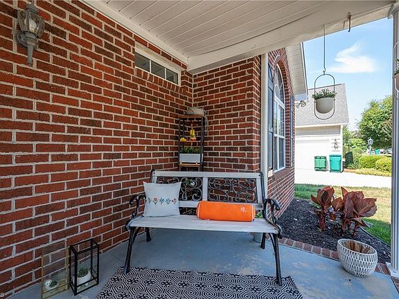 5th image of 6648 Springfield Village Ln