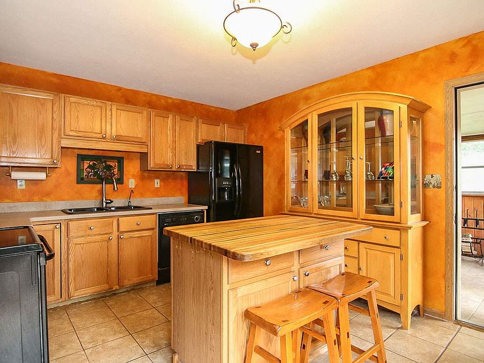 N6826 English Settlement Rd, Albany, WI 53502 | Zillow