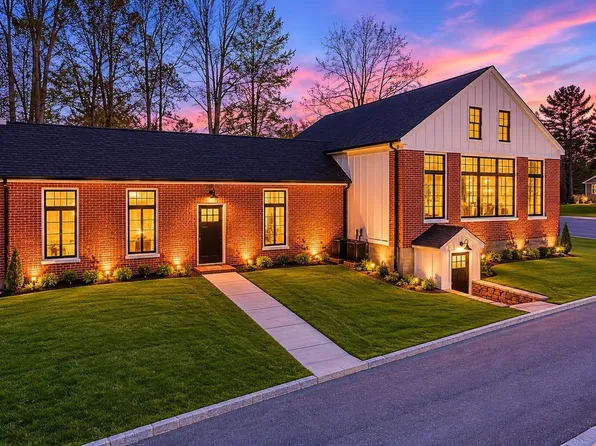 13 Beech Hill Rd, Granville, MA 01034