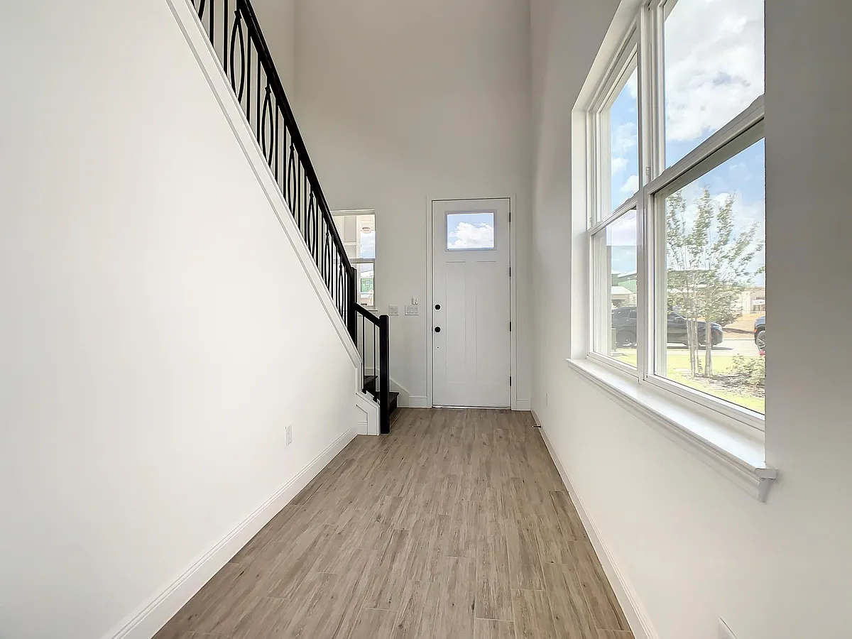 Building Photo - 15707 Vetta Dr