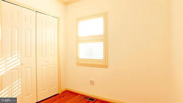 1209 E St NE — Photo 25