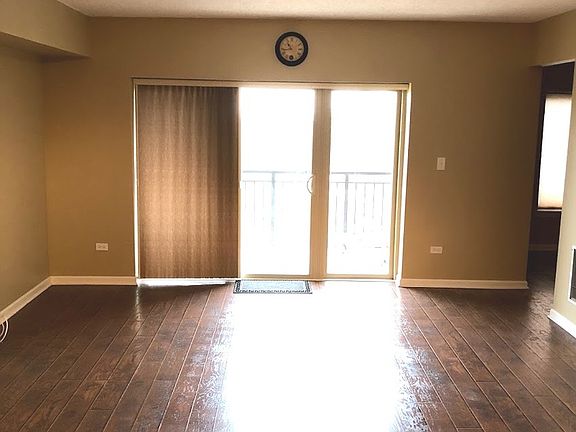 3rd image of 615 Perrie Dr APT 401