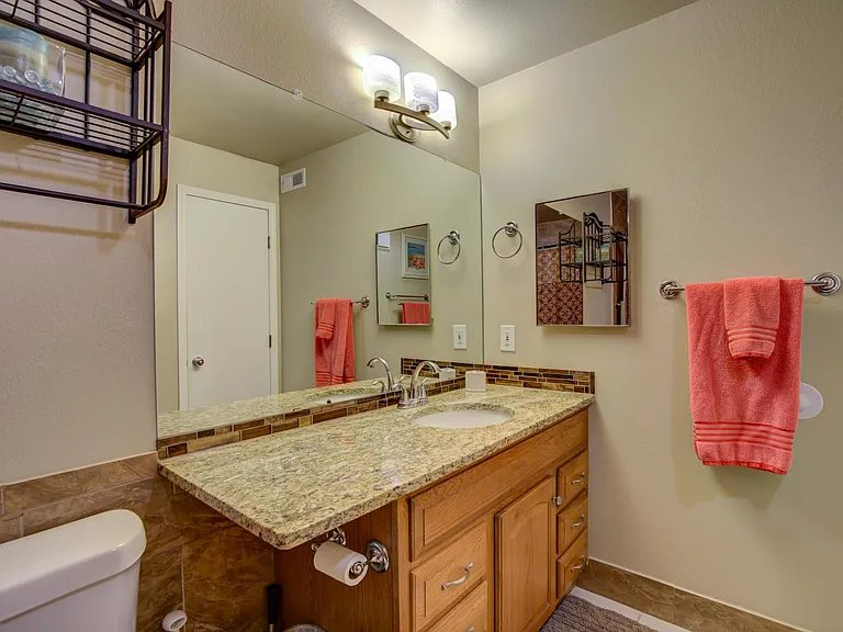 431 Wright St #209 — Photo 17
