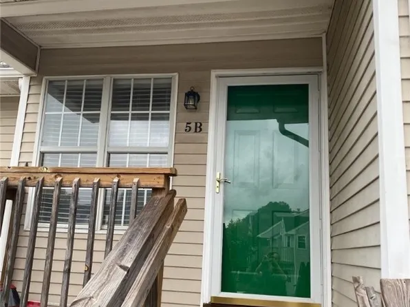 5 Seafarer Ct #B, Hampton, VA 23669