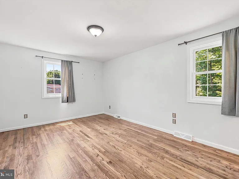 6 Janice Dr — Photo 14