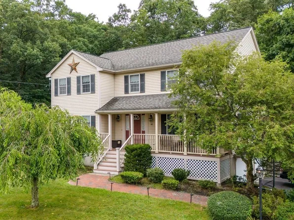 14 Greenhouse Way, Randolph, MA 02368