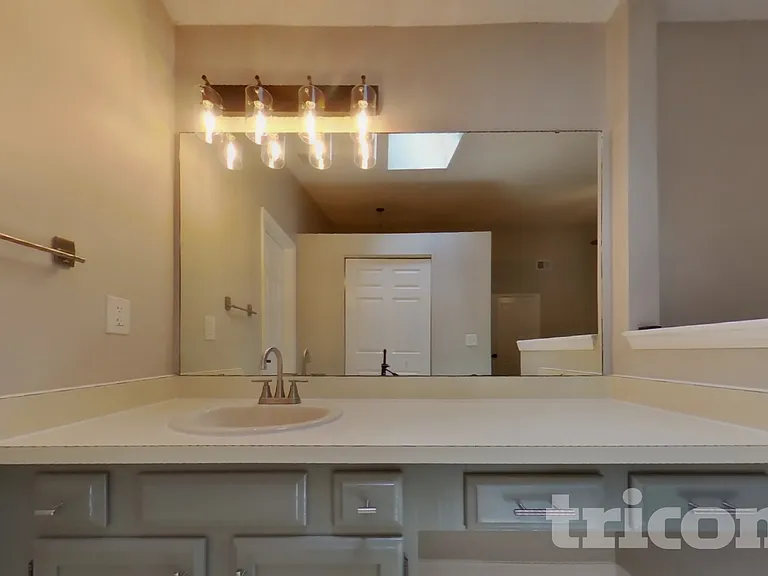110 Yorktown Pl — Photo 8