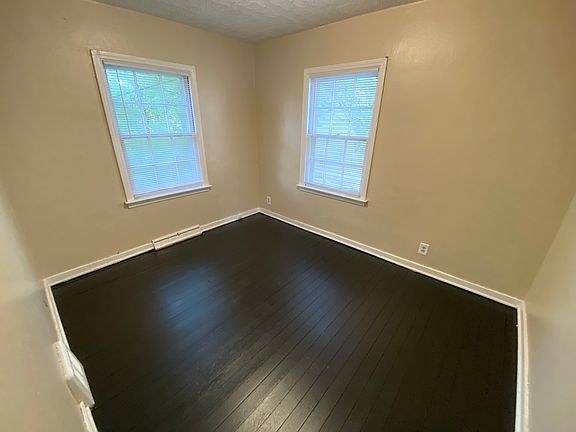 4th image of 2721 Prast Blvd