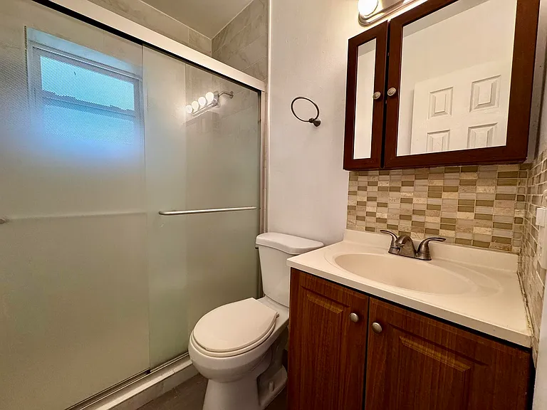 625 NE 14th Ave #1 — Photo 12