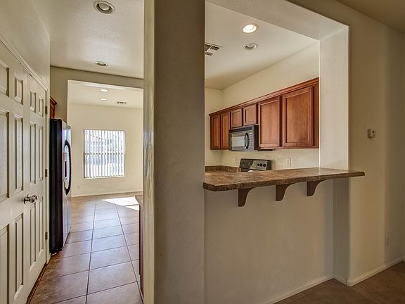 4th image of 44220 W Caven Dr