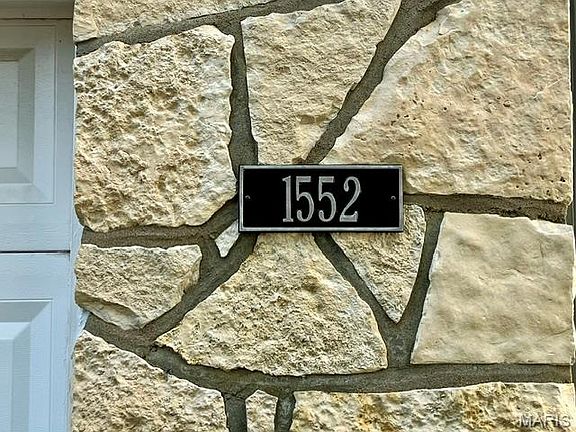 2nd image of 1552 Charlemont Dr
