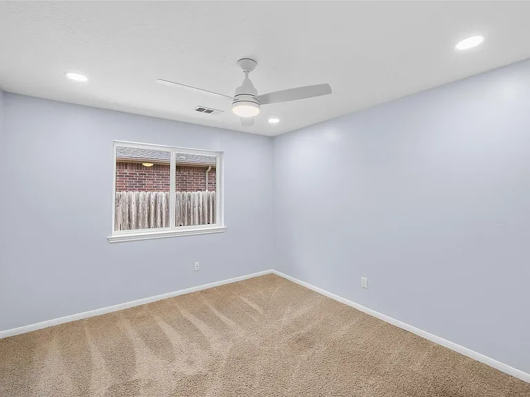 3910 Crystal Pass Ct — Photo 5