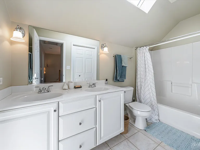 439 S Church Rd — Photo 32