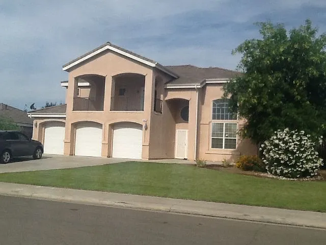 2502 Filbert Ave photo 1