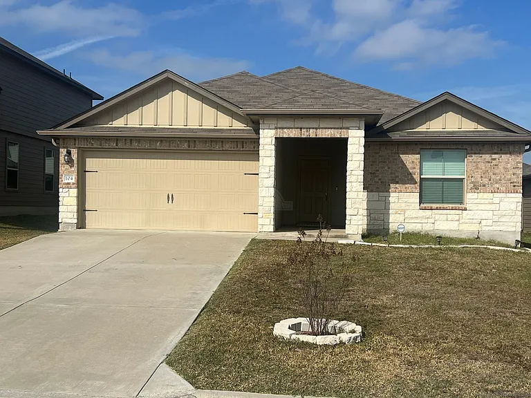 104 Green Jay Dr — Photo 1