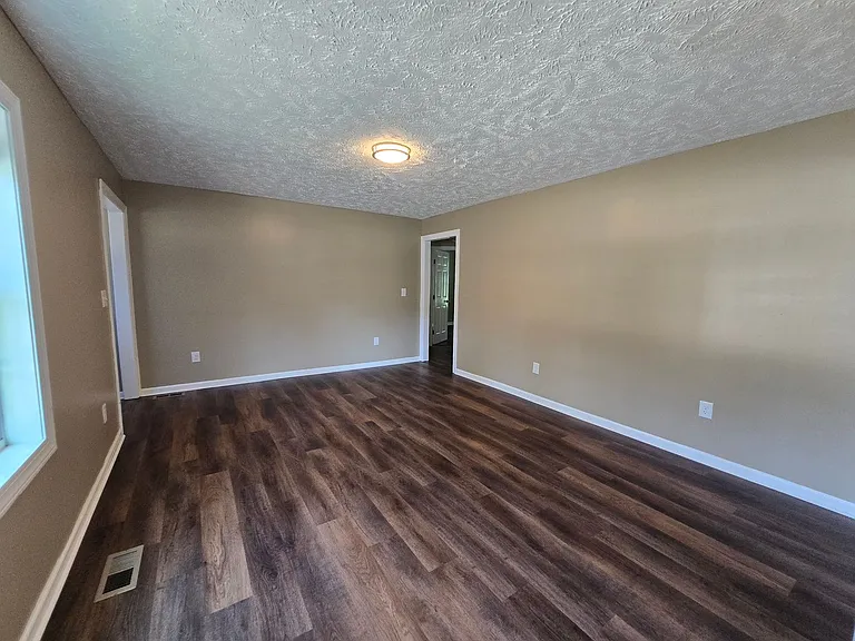 707 Miller Ave — Photo 6