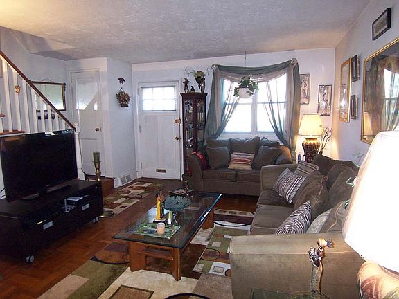 Cresson3518Livingroom