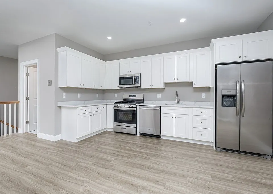 242 Mountain Ave #1