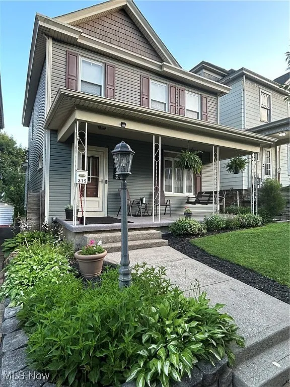 315 Vine St photo 1