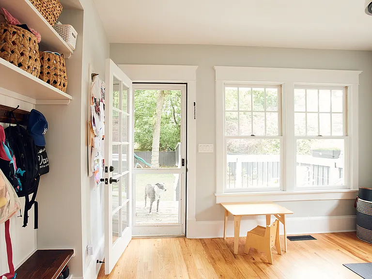breakfast nook to backyard