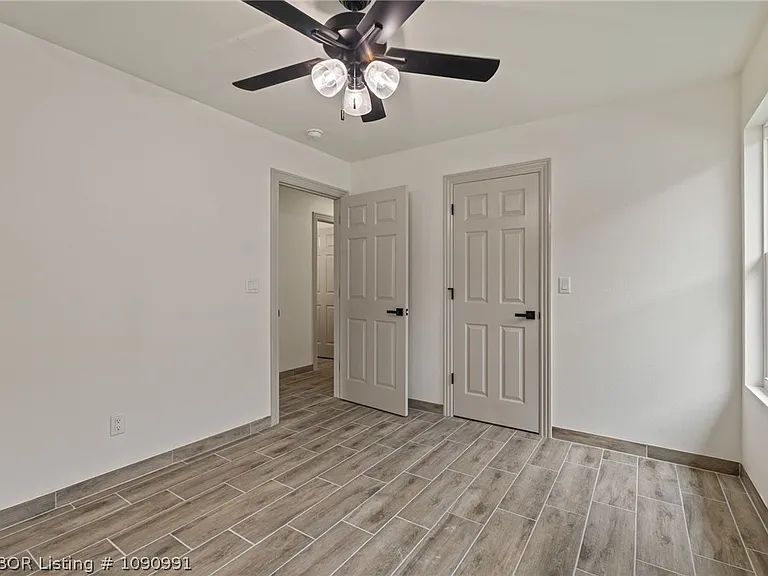 10415 A & B Preston Ct — Photo 34