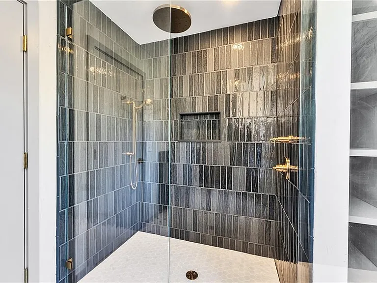 2717 Commodore Oliver Hazard Perry Hwy #H — Photo 22