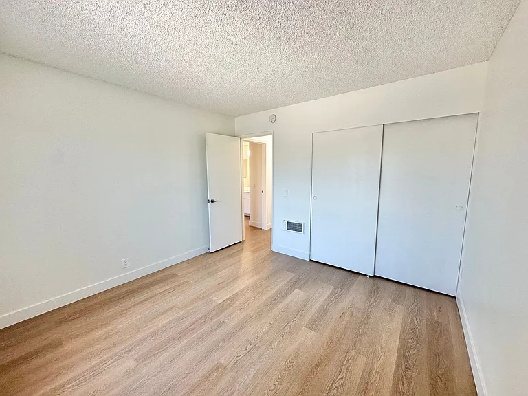 Bolsa Gardens Apartment Homes — Photo 15