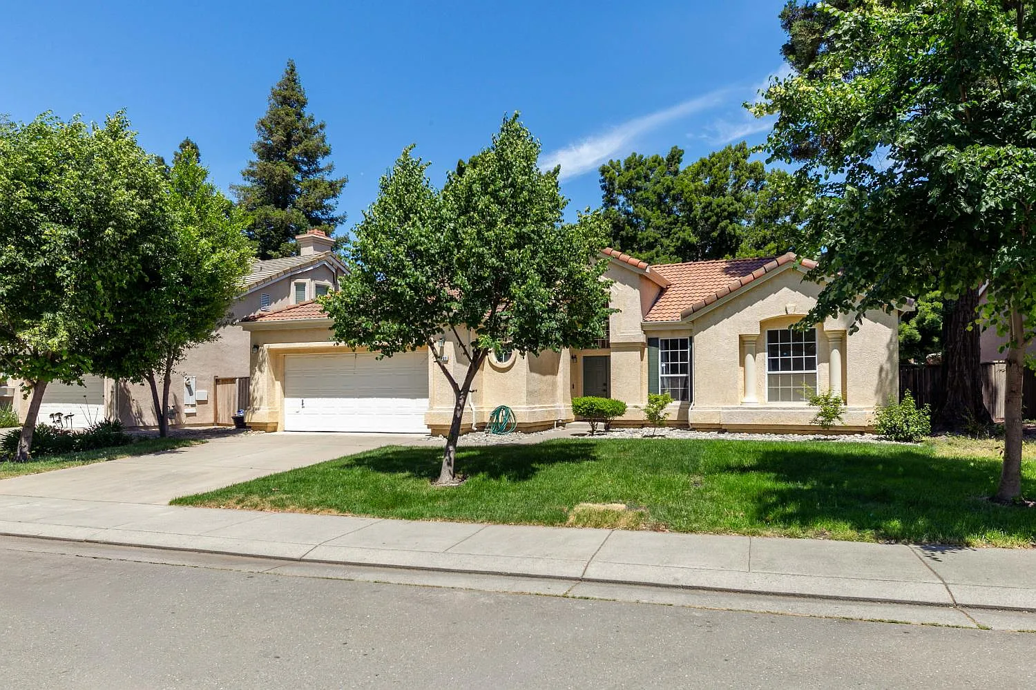 3601 Shadowbrook Dr photo 1