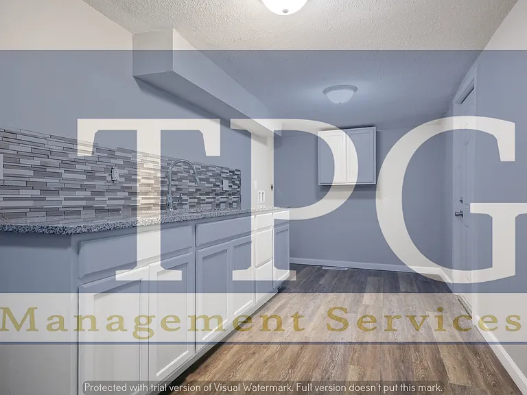 2121 N River Blvd — Photo 9