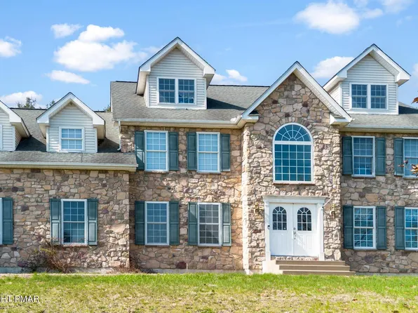 137 Old Kettle Ct, Stroudsburg, PA 18360