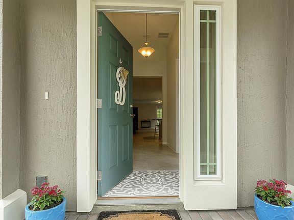 2nd image of 413 ASPEN LEAF Drive