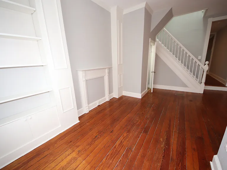 1419 Light St — Photo 5