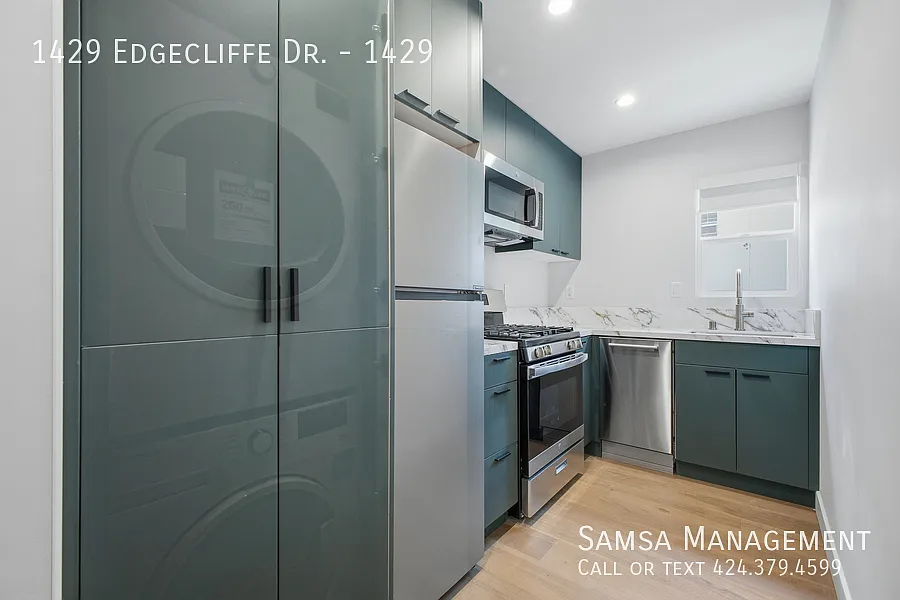 1429 Edgecliffe Dr — Photo 2