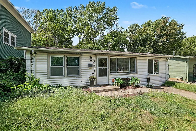 3 bed, 2.0 bath, 1410 sqft, $2,150 — Photo 3