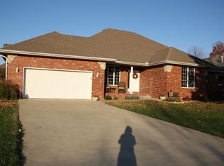 727 E Lakewood St, Springfield, MO 65810