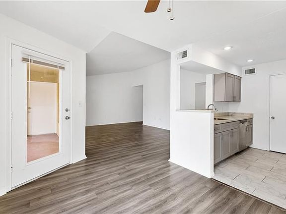 4th image of 2361 NW 33rd St APT 613
