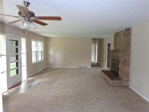 3rd image of 7611 E 130th Ct