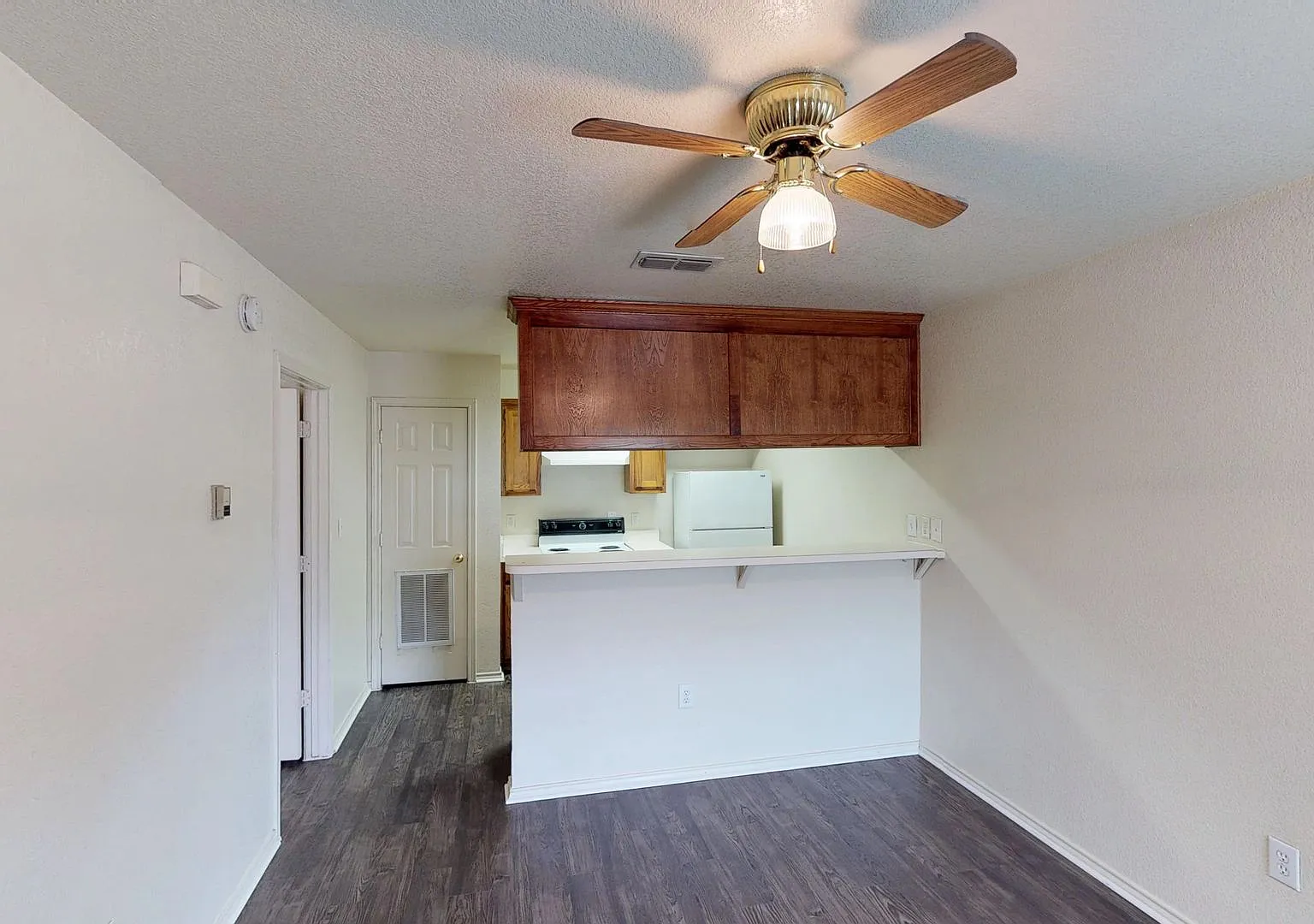 Ashton Place Apartments — Photo 3