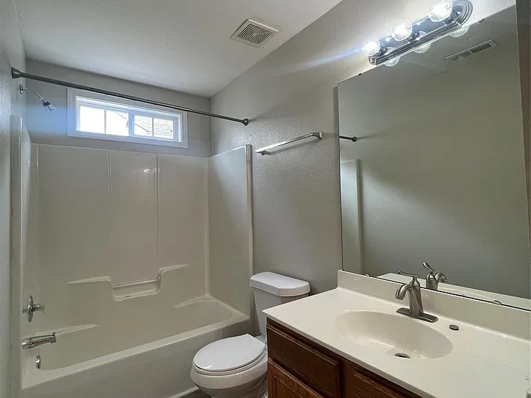 325 Ross Moore Ave — Photo 9
