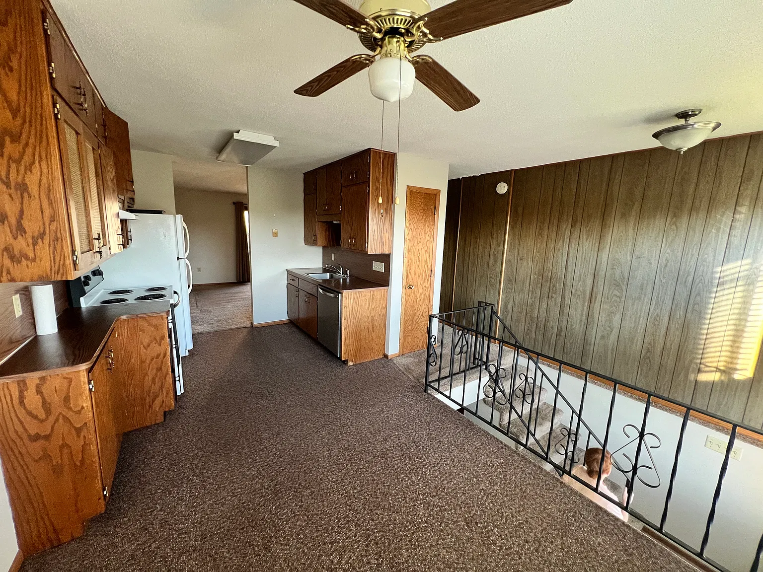 Ford Ave, Mora — Photo 1