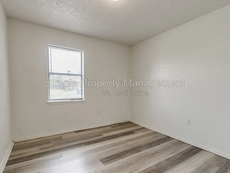 14222 NE 4th St — Photo 14
