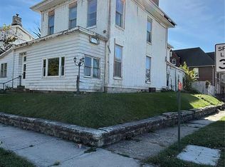 203 S 6th St, Hannibal, MO 63401