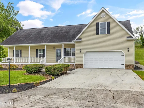 122 Springfield Ln, Jacksboro, TN 37757