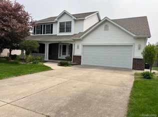 4284 Woodview Dr W, Saginaw, MI 48603