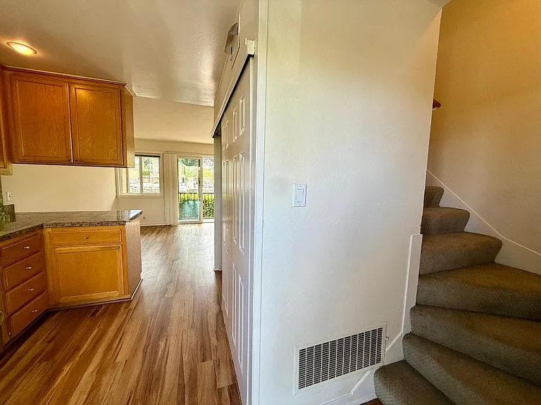 30 Locust Ave #1-8 — Photo 3